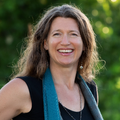 Arielle Schwartz, PhD, CCTP-II, E-RYT, EMDR-C